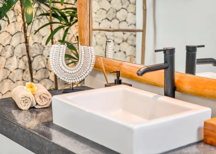 New York - 4 Bdr Pool Luxury Villa, Next To The Forge Bali スミニャック