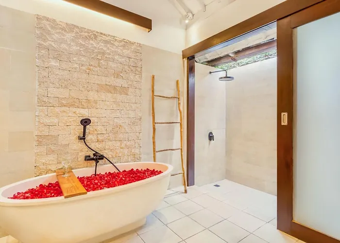 New York - 4 Bdr Pool Luxury Villa, Next To The Forge Bali *