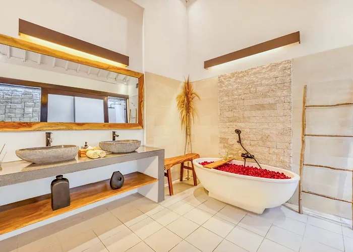 New York - 4 Bdr Pool Luxury Villa, Next To The Forge Bali